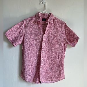 MEDIUM UNTUCKit Red Floral Short Sleeve Button Up
Men's Size Casual slim